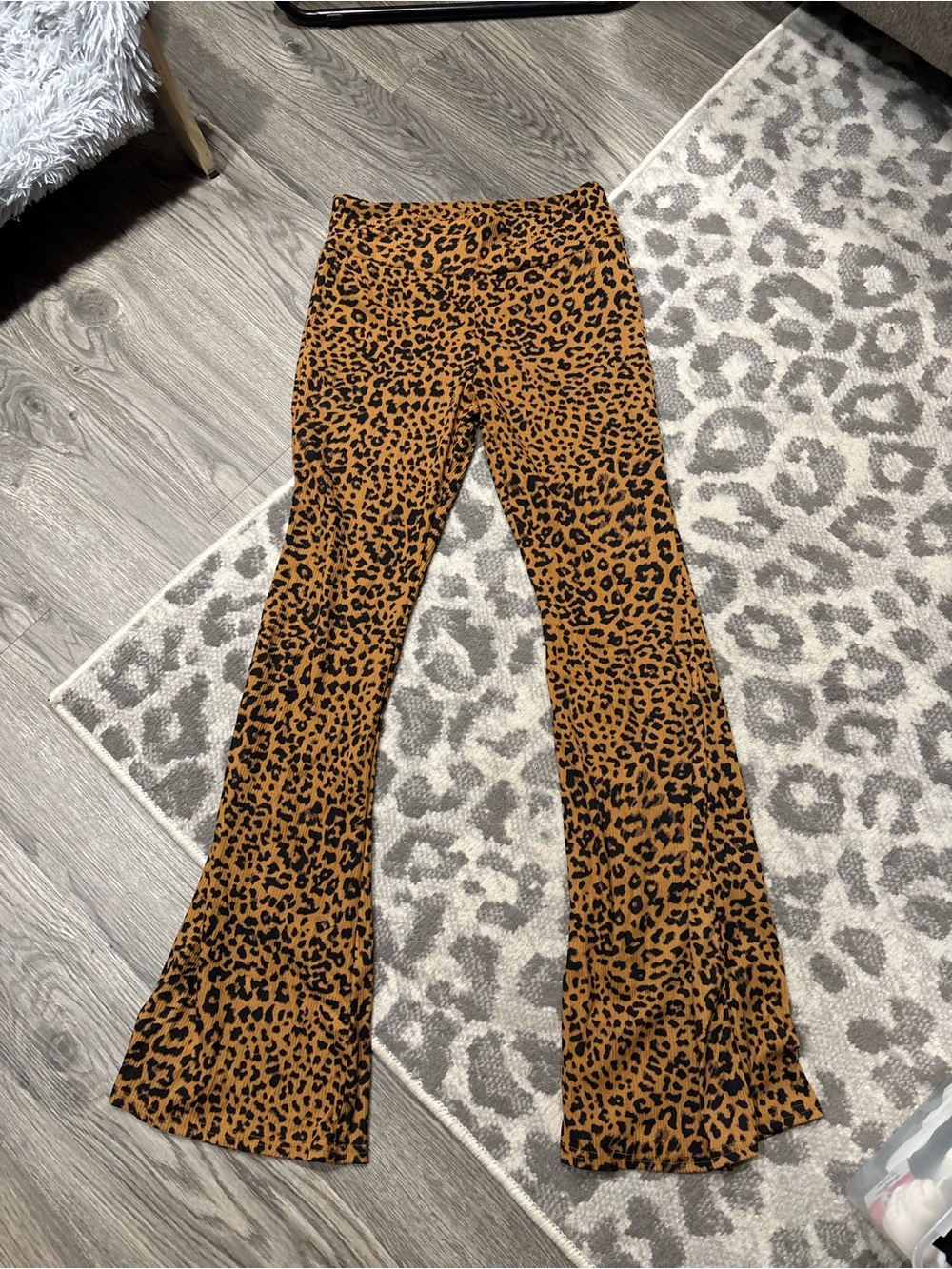 ⭐️Leopard Print Flared Pants M